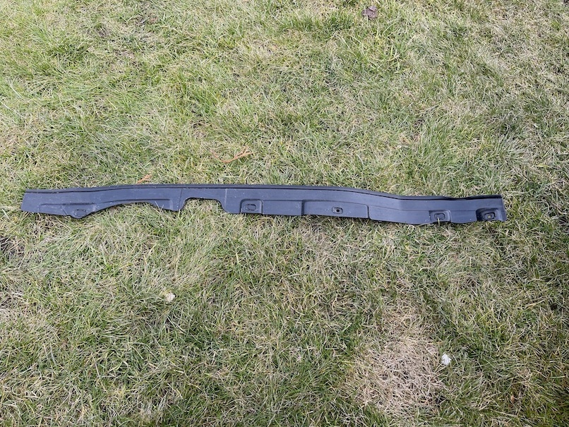 Купить Alfa romeo stelvio прокладка молдинг крыло правый