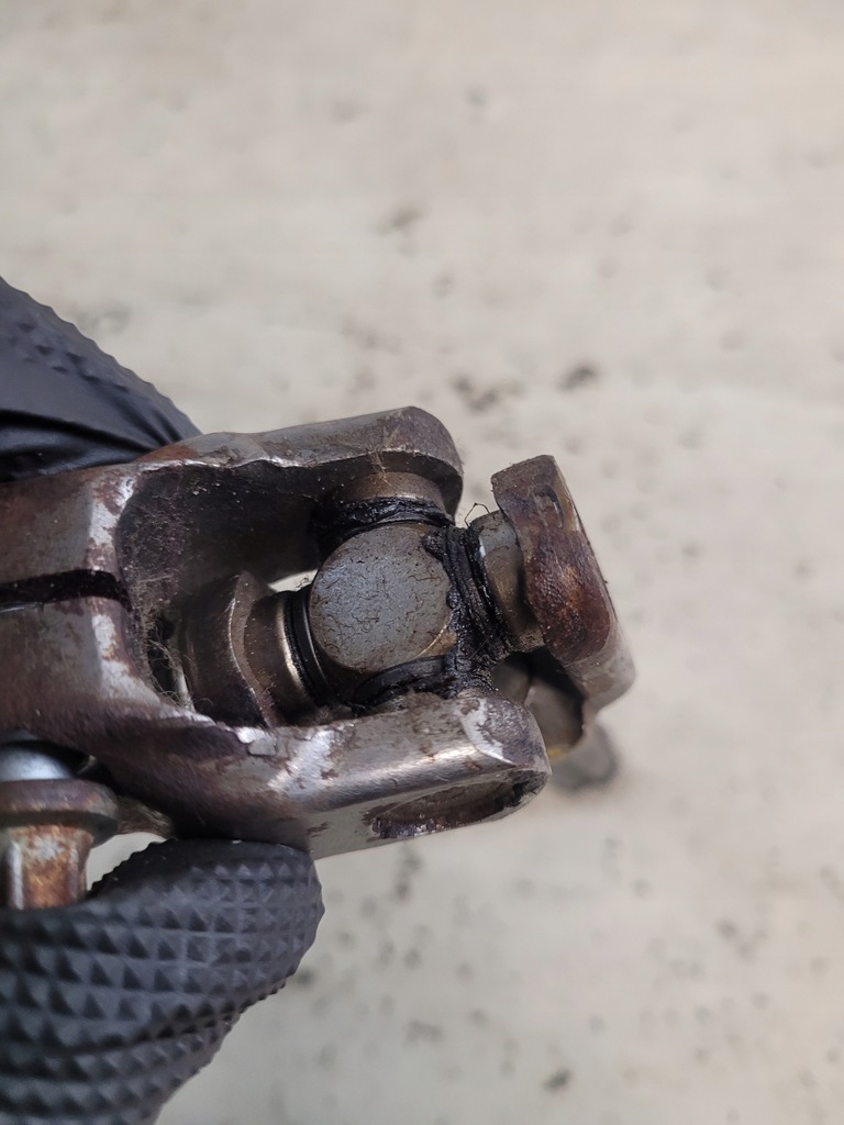 фото №8, Крестовина колонки рулевого оригинальный номер 50410257 fiat stilo