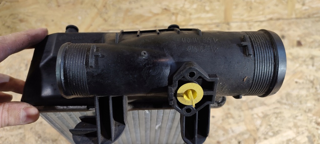 Audi a6 c6 04- 4f 2.7 3.0 интеркулер левый оригинал Киев