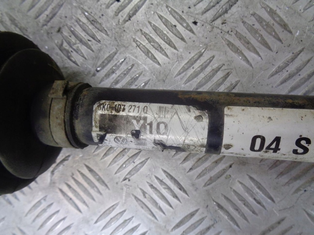 Приводной вал левое  правый  перед механическая коробка передач audi a4 b8 1.8 tfsi 160km 2008- 8k0407271q Недорого