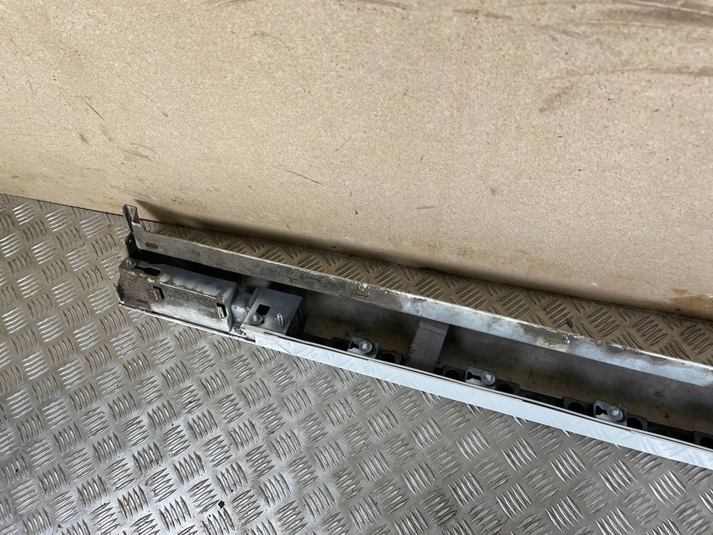 фото №8, Jaguar xe 2015 левая сторона порог