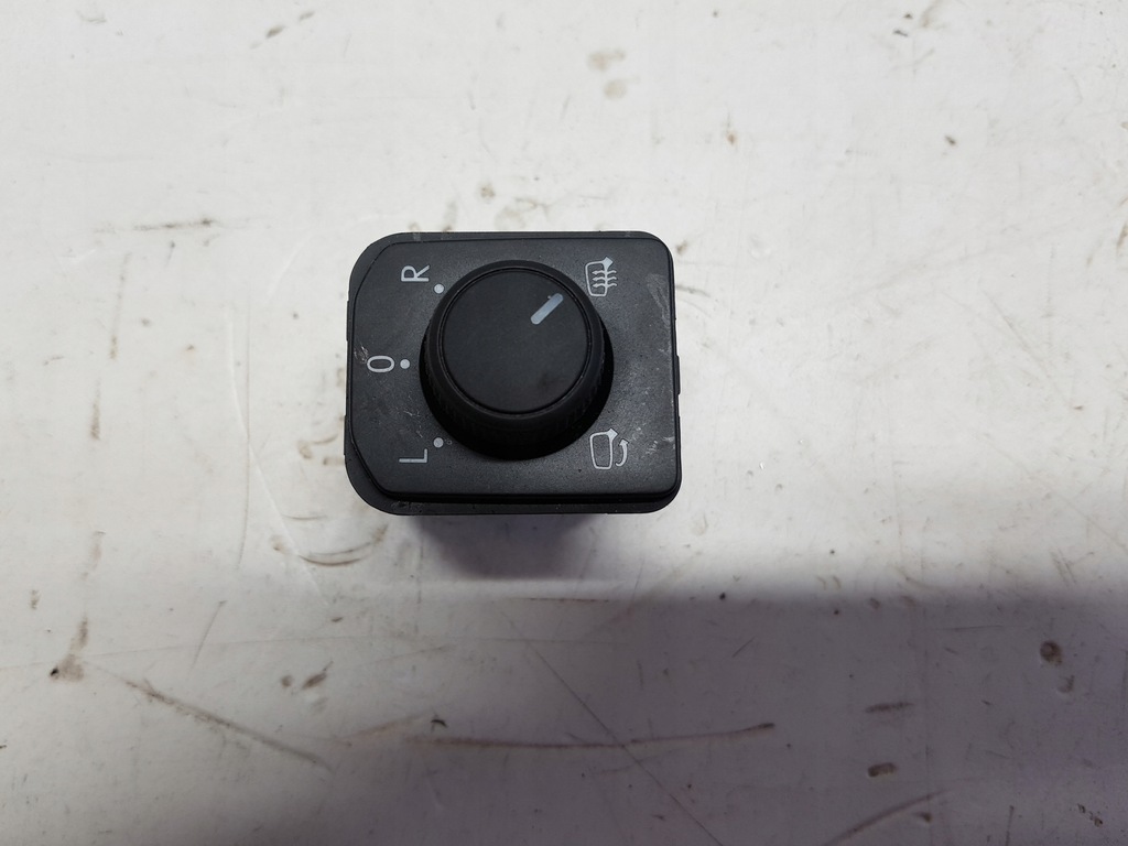 фото №1, Skoda kamiq переключатель управление зеркал