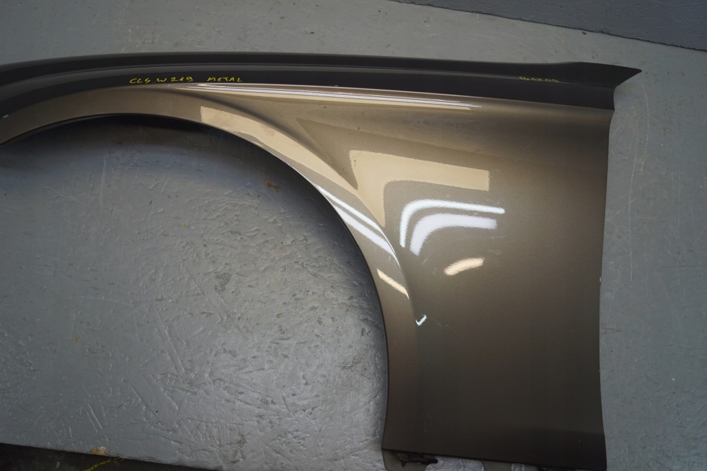 Крыло  левое  перед mercedes cls w219 Цена