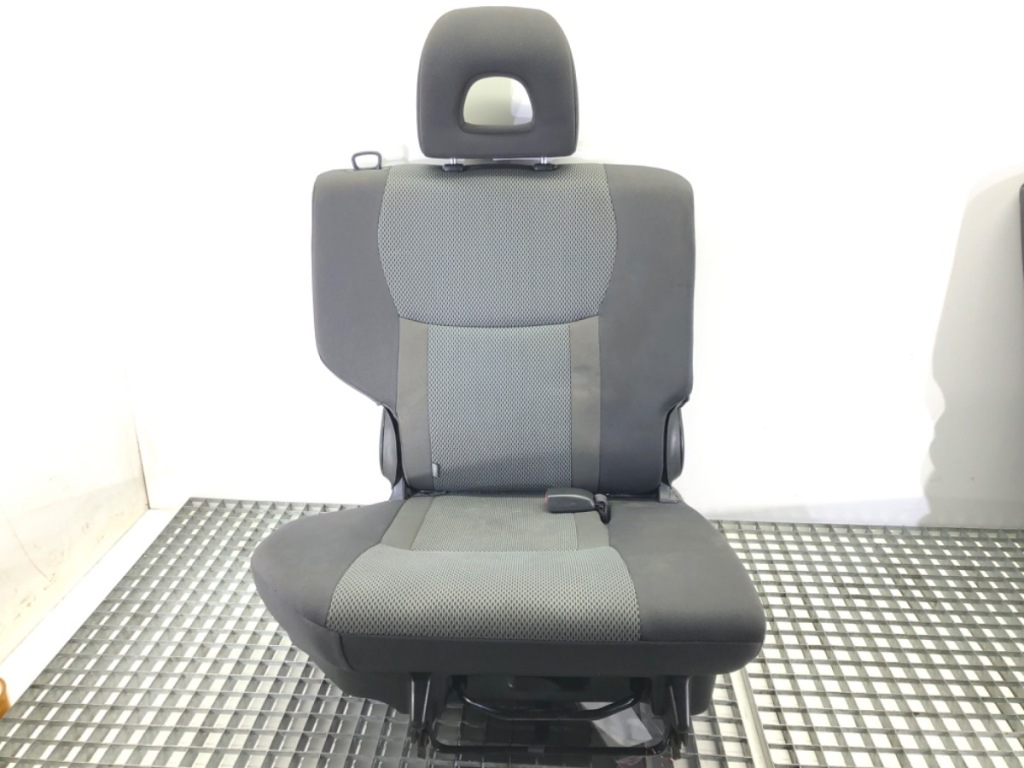 Заднє сидіння drugi ряд toyota rav 4 ii хетчбек 00-05 сидіння середня Ціна