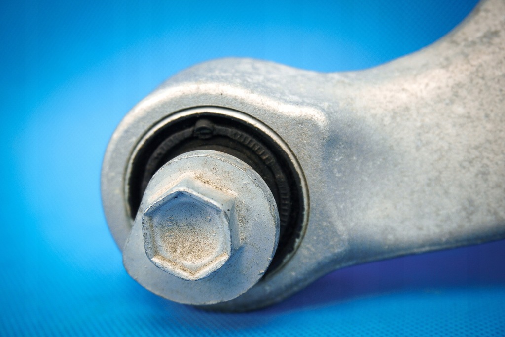 фото №7, Рычаг поперечный задняя audi a6 a7 4g a8 8k0505323h