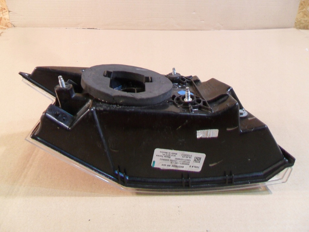 фото №10, Tesla model лампа правая задняя задняя w крыло europa