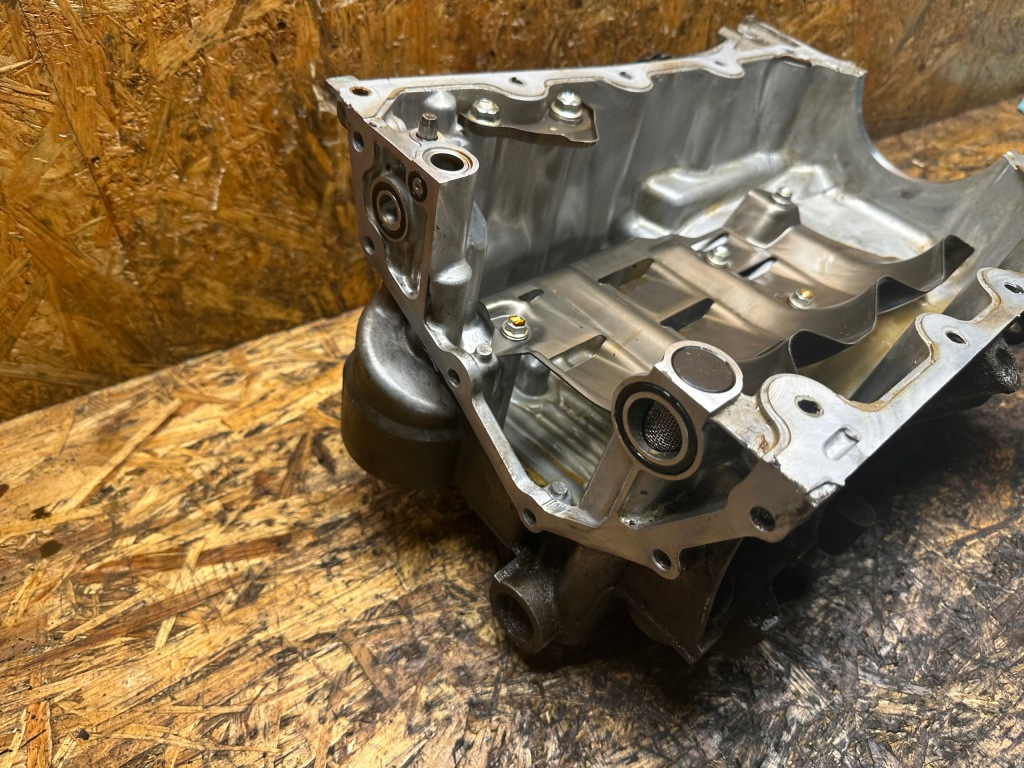 Піддон масляна оливи toyota yaris iii 1.5 vvt 2nr Недорого