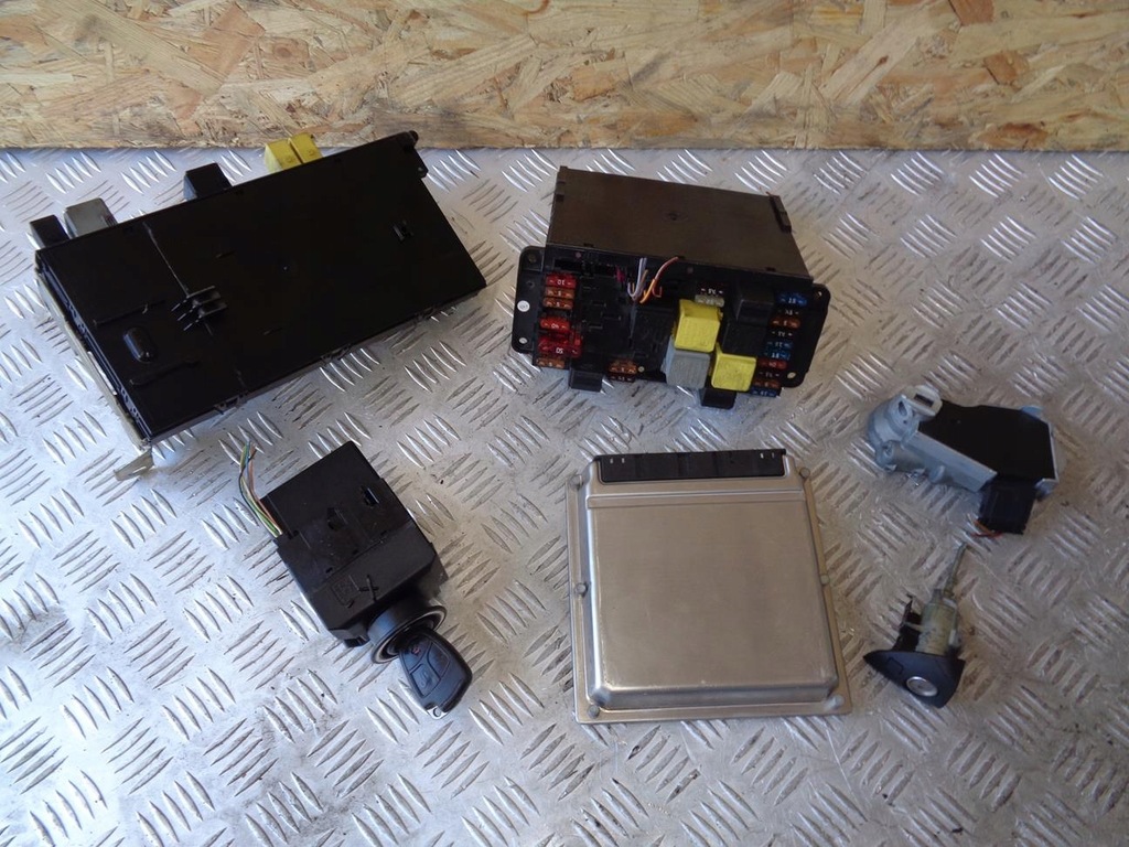 фото №8, Бортовой компьютер набор стартовый иммобилайзер mercedes c-klasa w203 2.2 cdi a6111538179