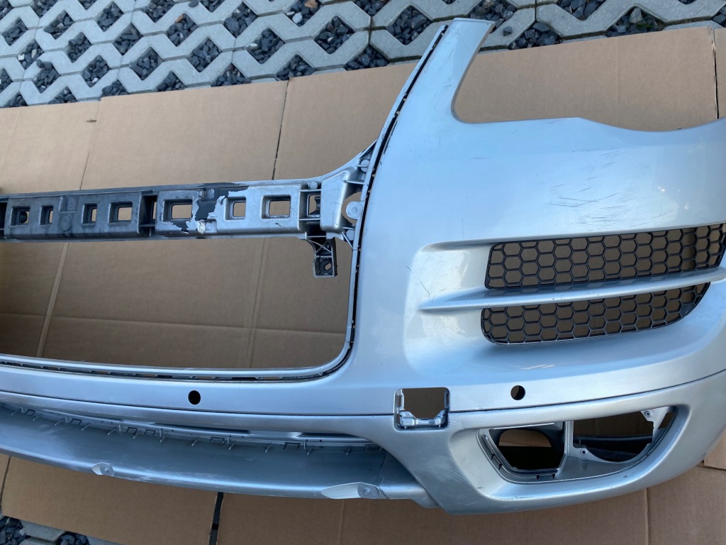 Бампер передні  vw touareg 7l 1 рестайлінг  o7-10 r line оригінал Зі Шроту
