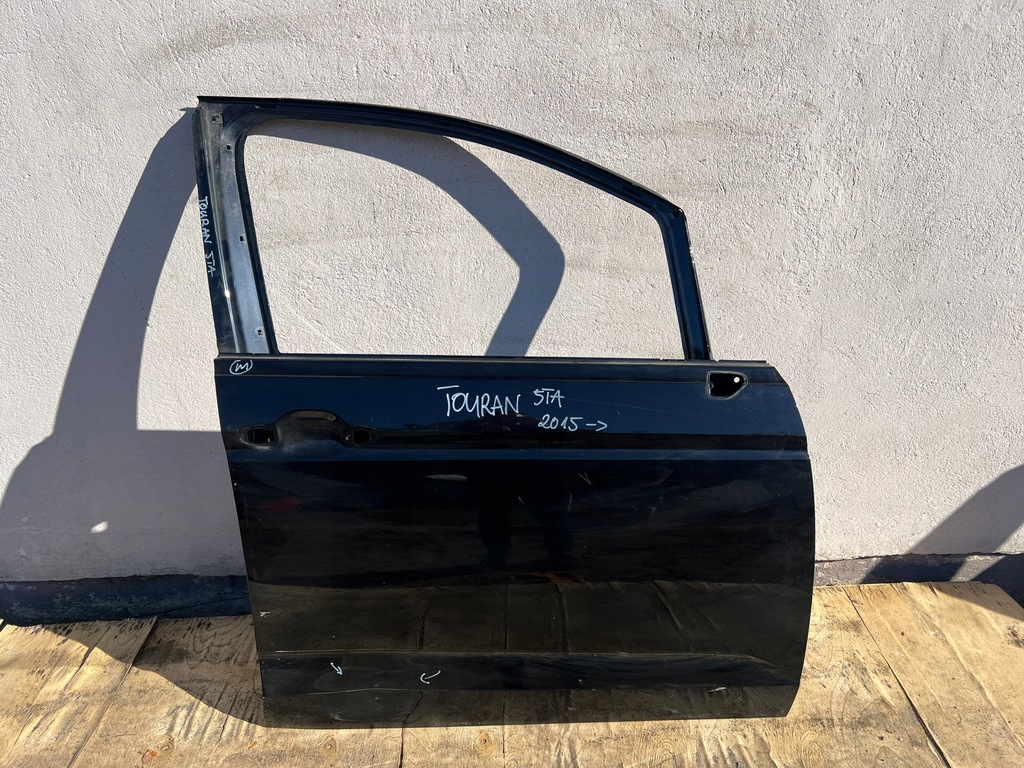 фото №1, Vw touran 5ta 2015- дверь правое передние