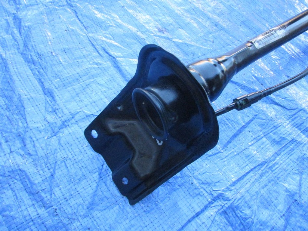 фото №7, Hummer h3 3.7i 2008 труба заливная горловина топлива