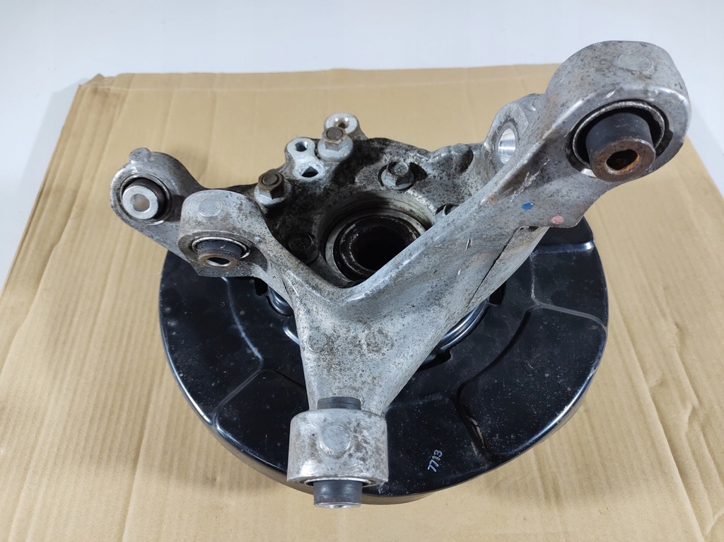 фото №10, Infiniti q50 2.2d 13- поворотный кулак правый задняя