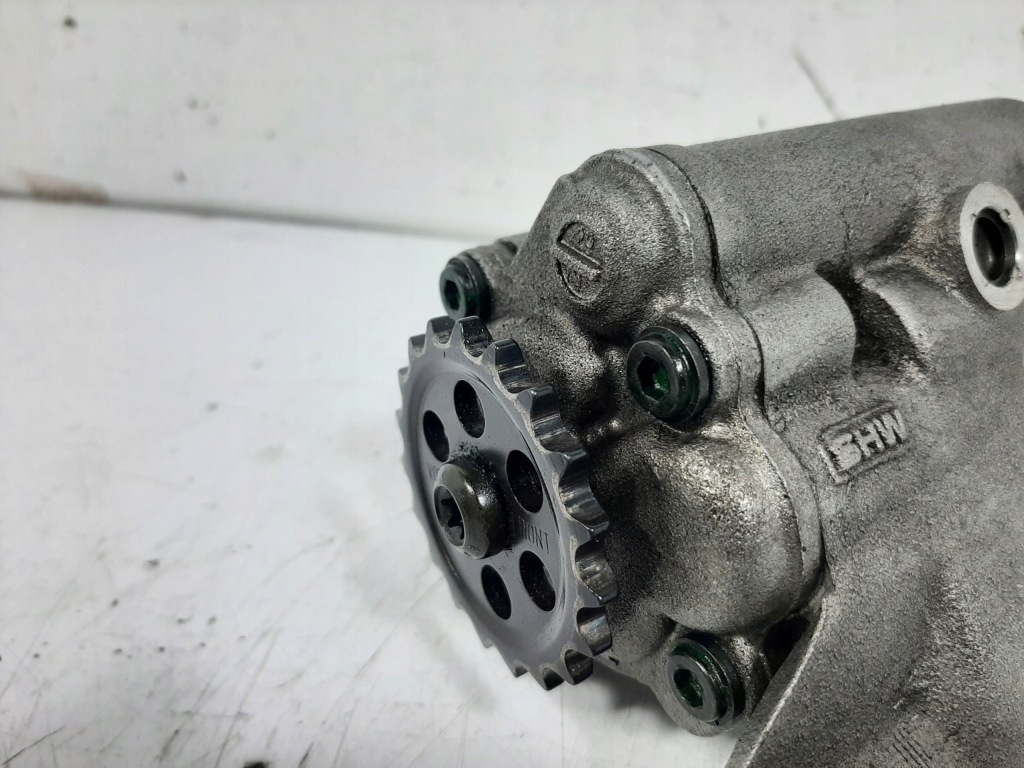 Bmw e65 740d 03r насос масла m67d39 shw 11412248486 Доставка