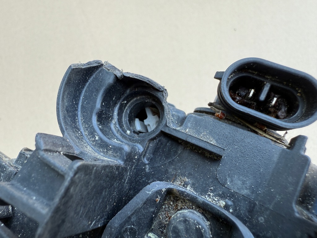 фото №6, Nissan leaf i корзина противотуманная фара бампера правый 269103na0a 89500181