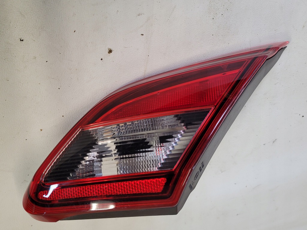 фото №1, Opel corsa e лампа задняя правая w крышка 13428452