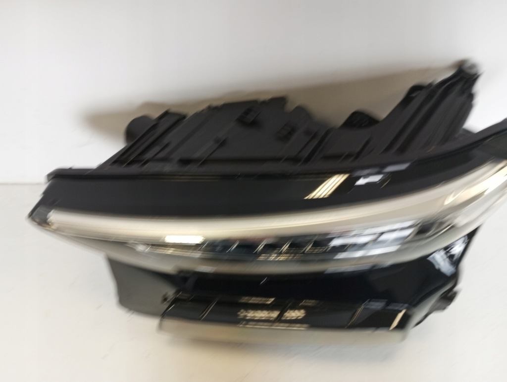 Купити Лампа ліва matrix audi q6 e-tron 85h941039r