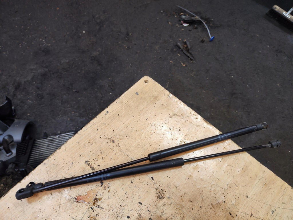 фото №1, Mini cooper r50 амортизатори кришки задня комплект