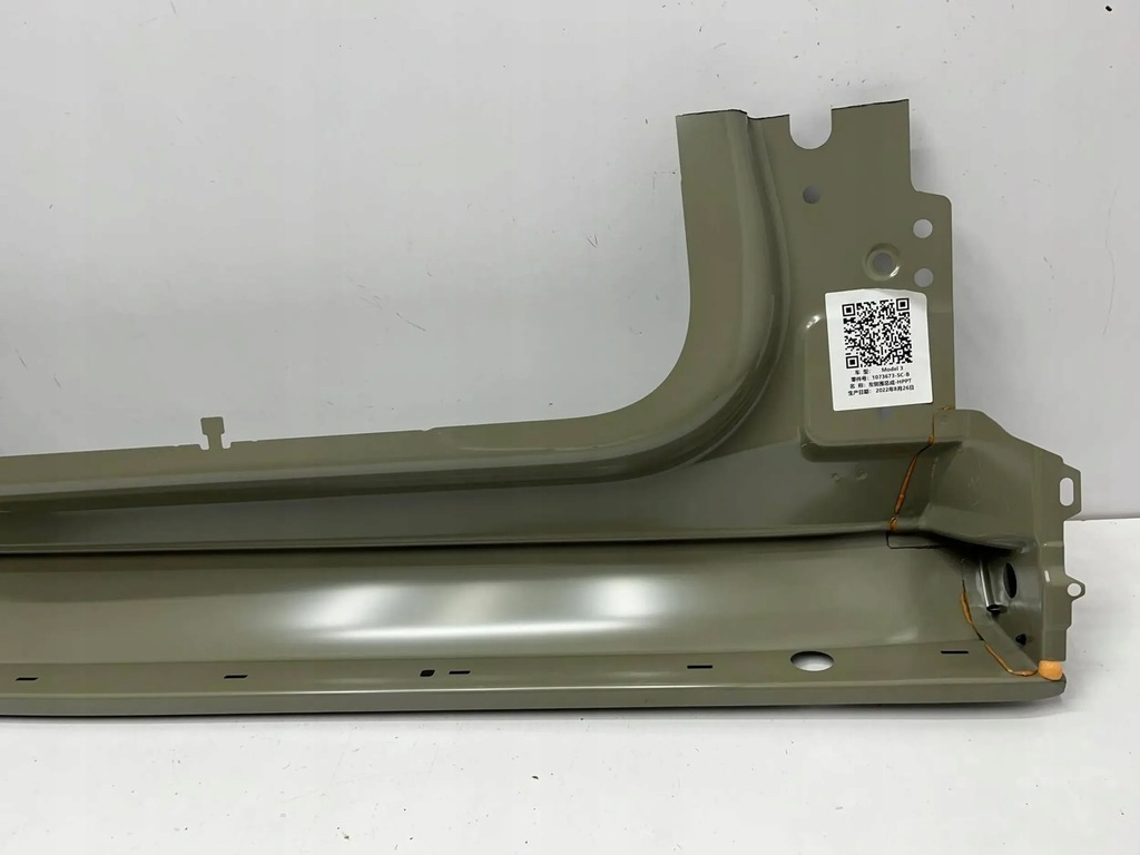 фото №9, Tesla 3 порог левый обшивка порог левая 1073673-sc-b