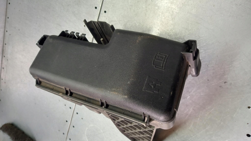 фото №8, Корпус фильтра воздуха volvo s60 i 30797010