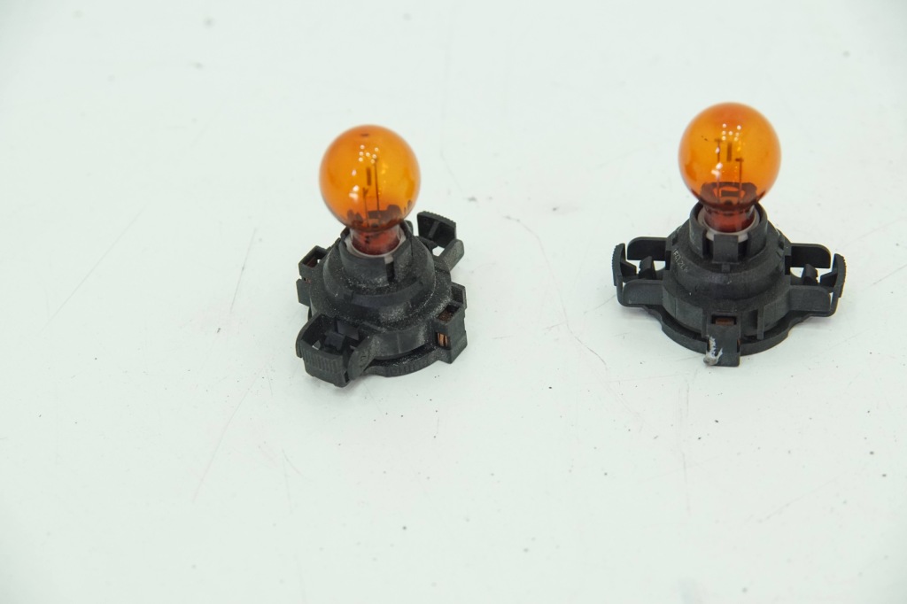 Цоколь лампочка mercedes sl r230 lift в Украине