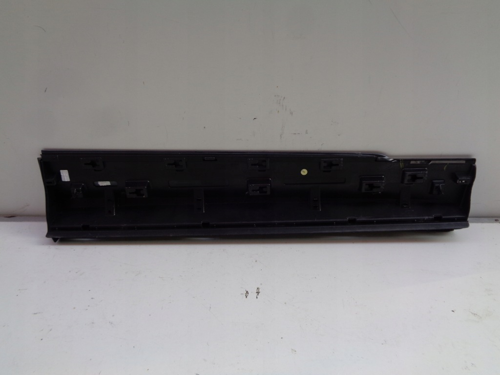 фото №2, Молдинг дверь левая передняя vw tiguan 5n r-line 16-