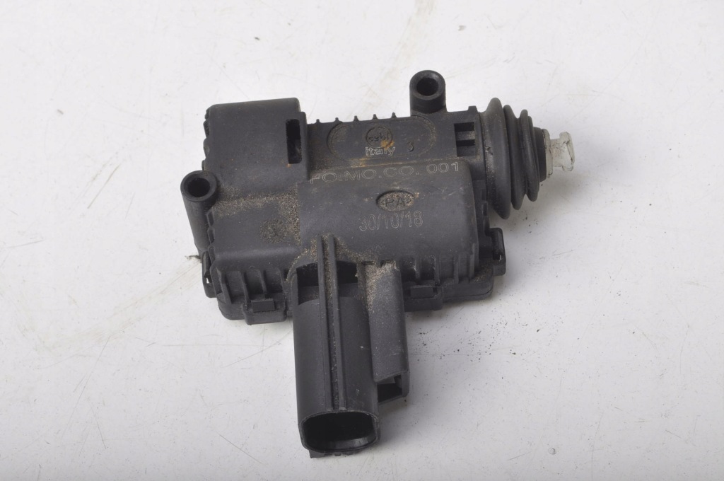 фото №1, Land rover range rover velar l560 привід кришка заливної пального