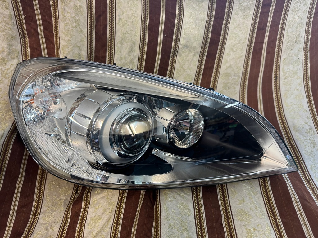 фото №1, Volvo s60 v60 ксенон правый