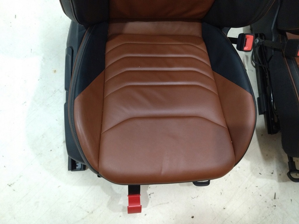 фото №10, Оббивка сидіння заднє сидіння коричнева шкіра ergo обігрів масаж vw arteon 2019+