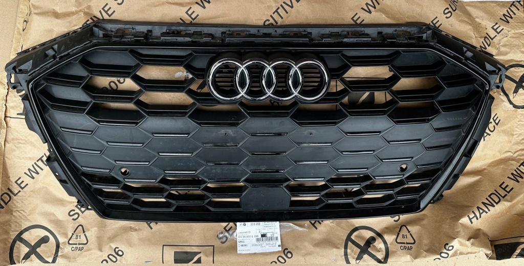 фото №1, Audi a3 s-line 8y0853651c решітка радіатора перед