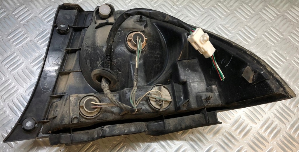 фото №3, Lexus is i лампа левая задняя