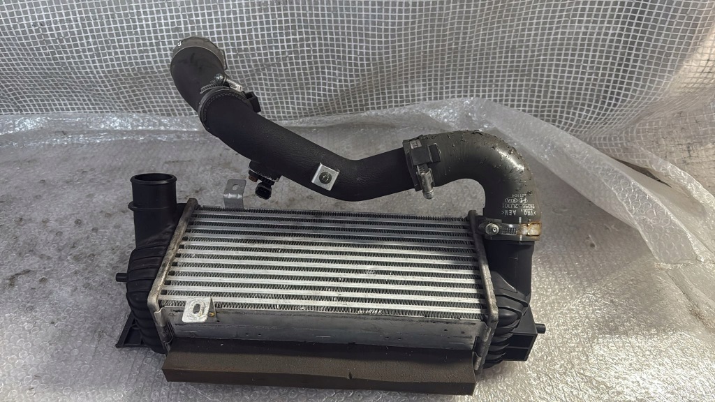 Купити Hyundai tucson 4 sportage 5 2021- інтеркулер 28271-2u301