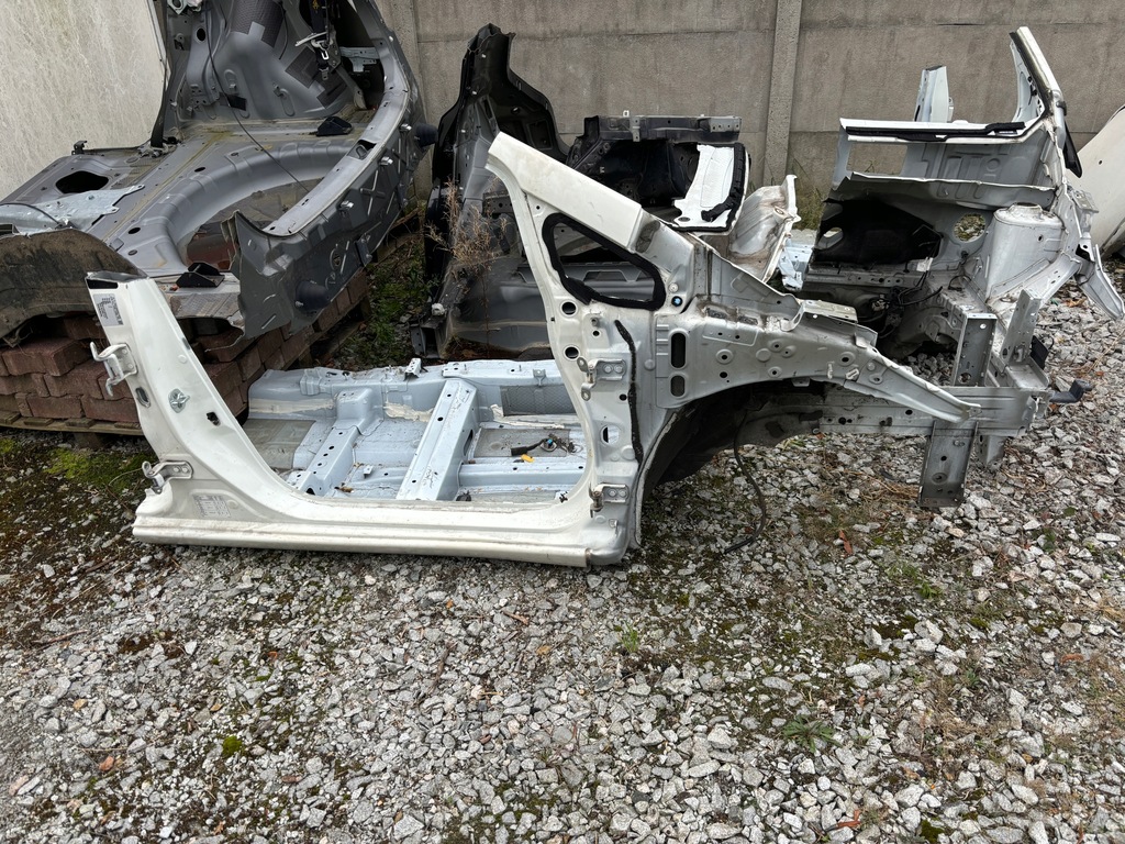 фото №1, Nissan note e12 лонжерон четверть правая