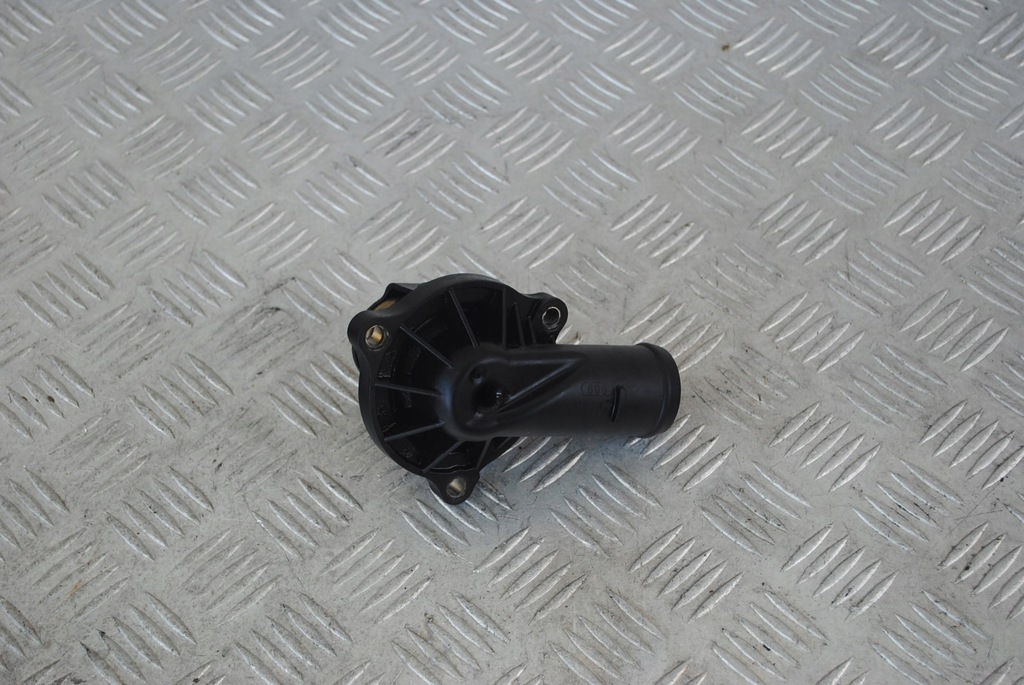 фото №1, Корпус термостата 059121111l audi a6 c6 2.7 tdi