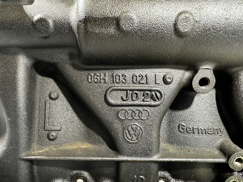 фото №5, Vw 2.0 tsi cczb блок двигателя dół 06h103021l 06h103011ap