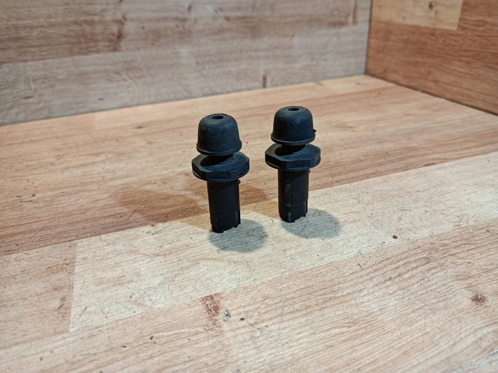 фото №5, Отбойник отбойник крышки volvo v40 d2 комплект 2 szt.