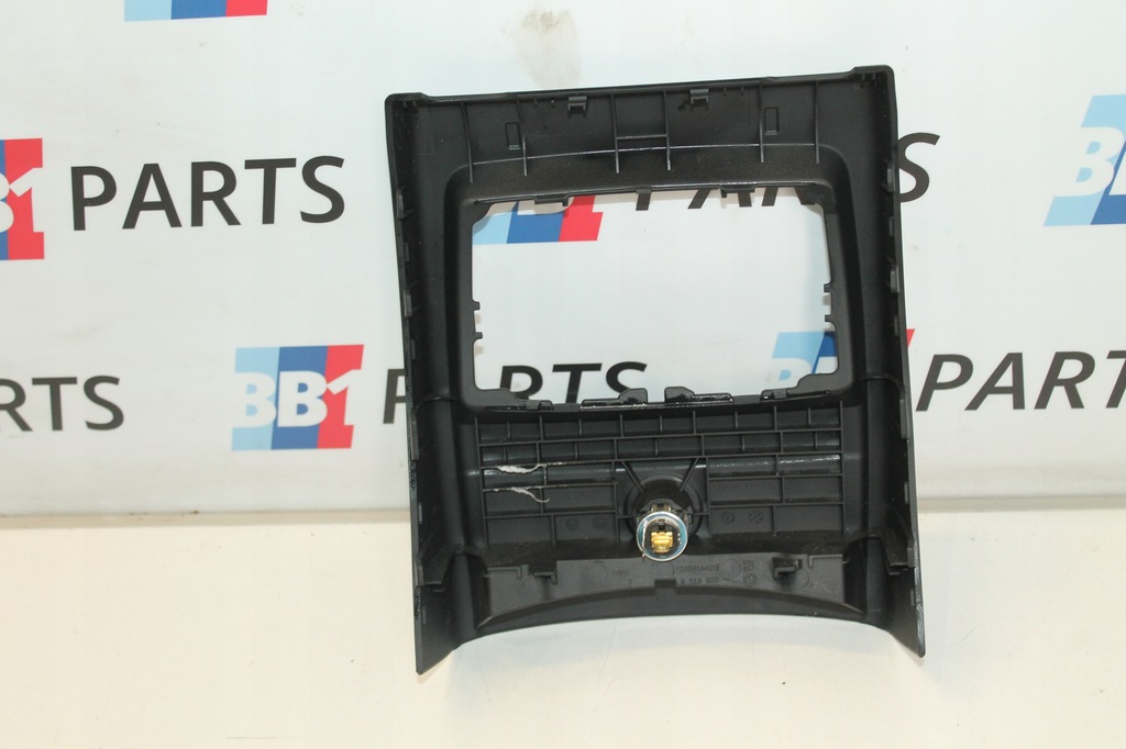 фото №7, Bmw f30 f31 панель рамка решітка обдув 9218909 прикурювач