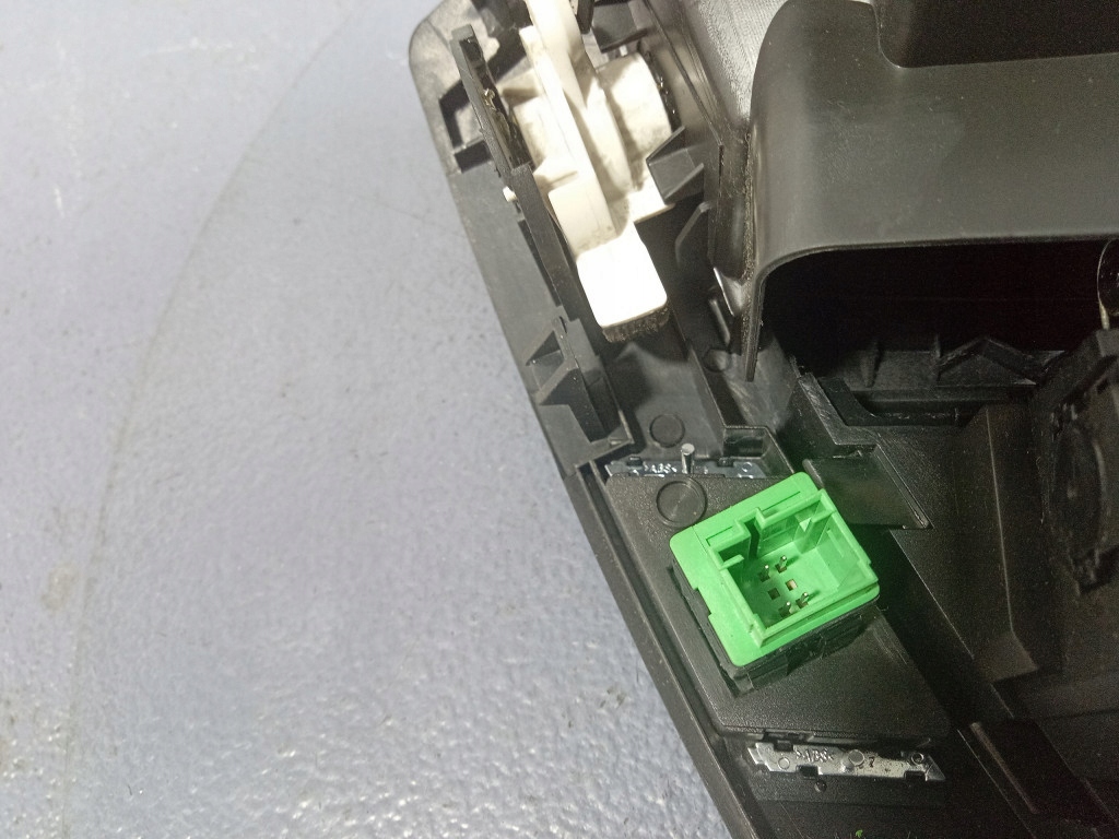 фото №4, Citroen c4 grand picasso i решётка обдув рамка радио 96821139zd