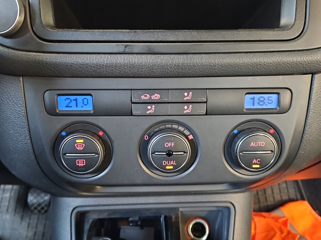 фото №1, Консоль панель обдув vw golf plus 1k0907044ct