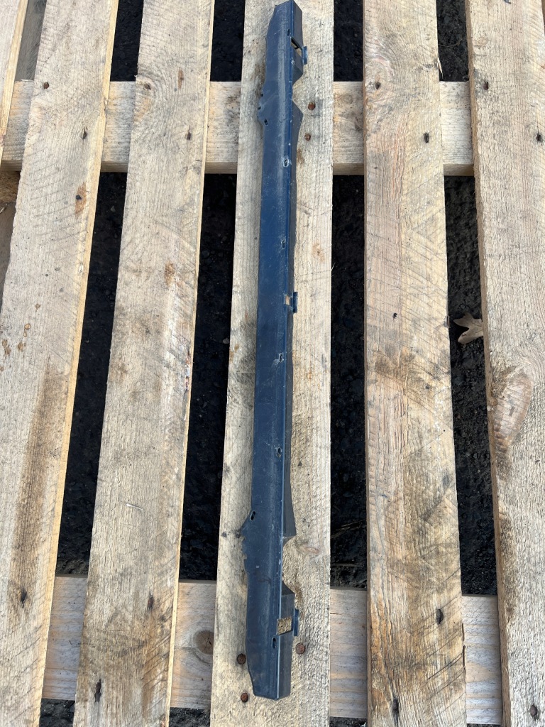 фото №1, Bmw f39 f45 f48 кронштейн радіатора верхній 7347596