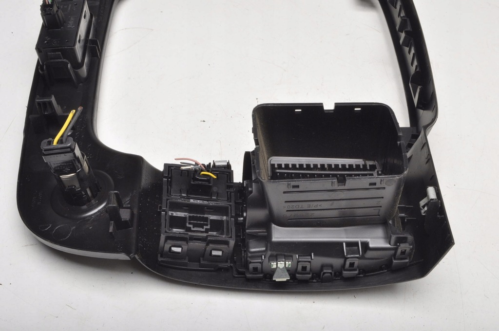 фото №8, Renault trafic iii рамка радио 93452450