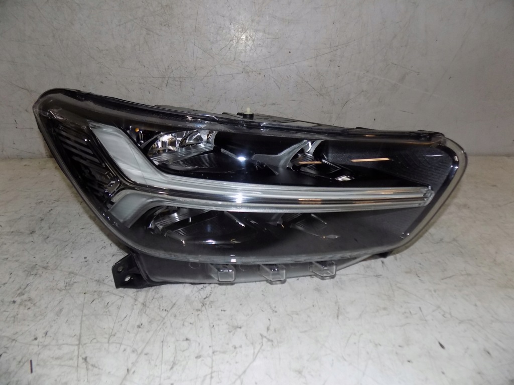 фото №1, Volvo xc40 17- 22 лампа full led права перед комплектна uk