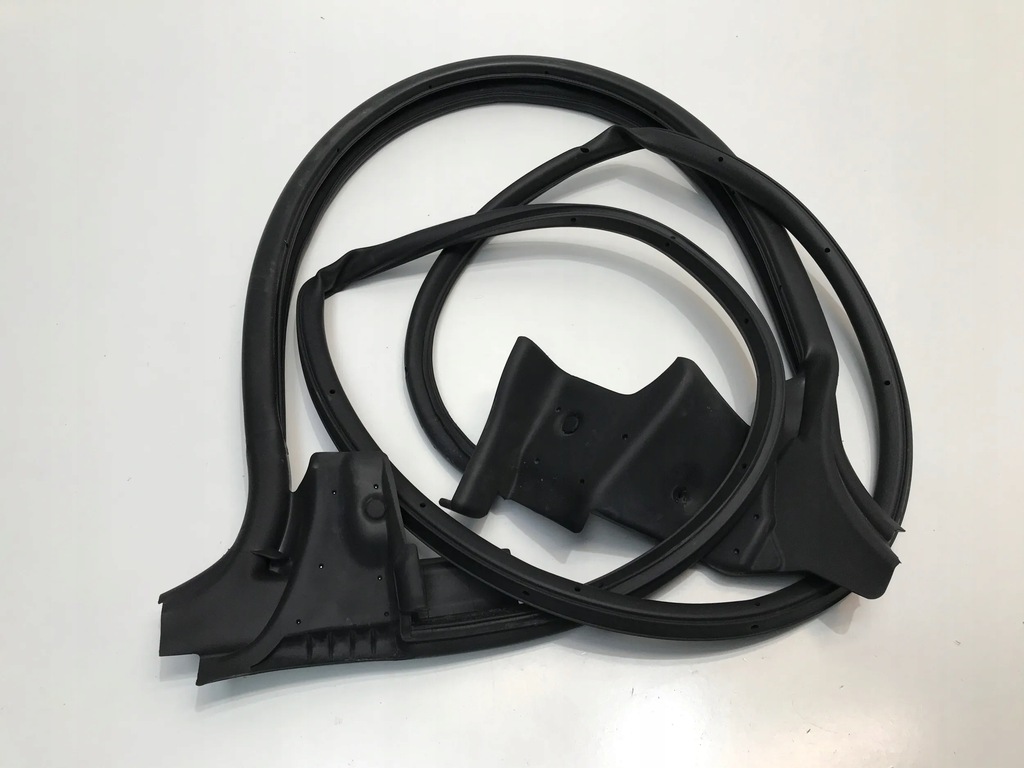 фото №1, Mazda mx-30 2022 прокладка дверь правый задняя задних