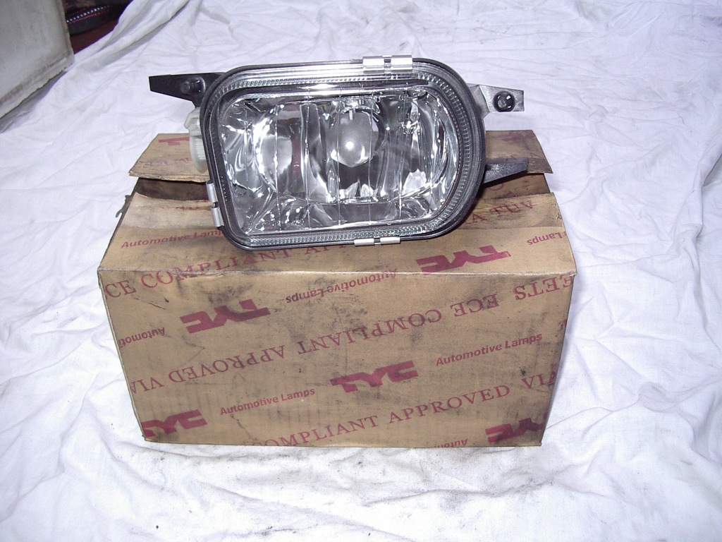 фото №2, Протитуманна фара лівий mercedes w203 c209 cl203 c215 r171