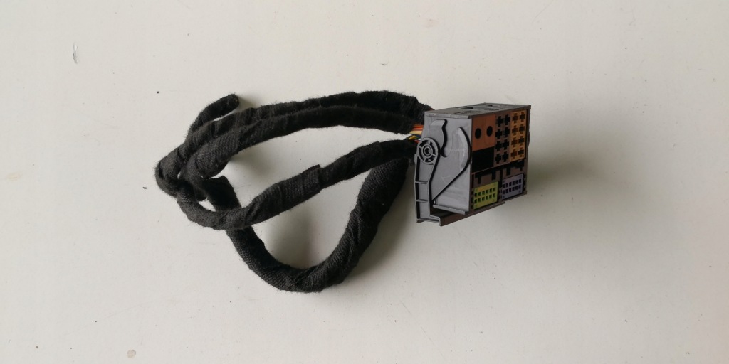 фото №1, Audi a4 b6 b7 seat exeo штекер 3b7035444