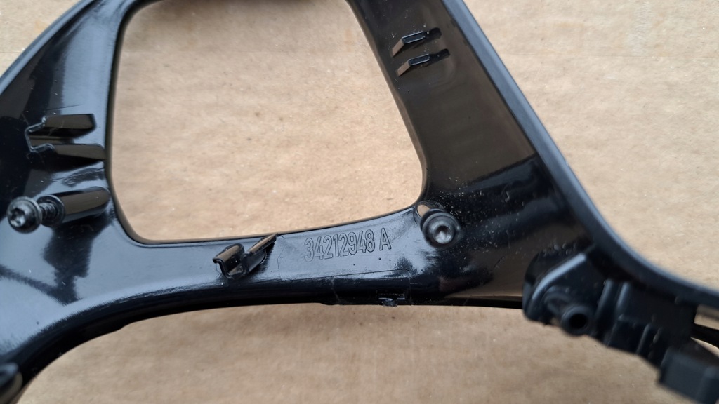 фото №8, Ford fiesta mk8 рамка руля 34212948a