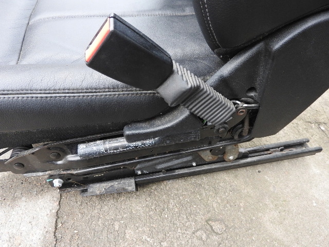 фото №1, Mercedes gl x164 кліпса натягувач безпеки перед правий oryg europa