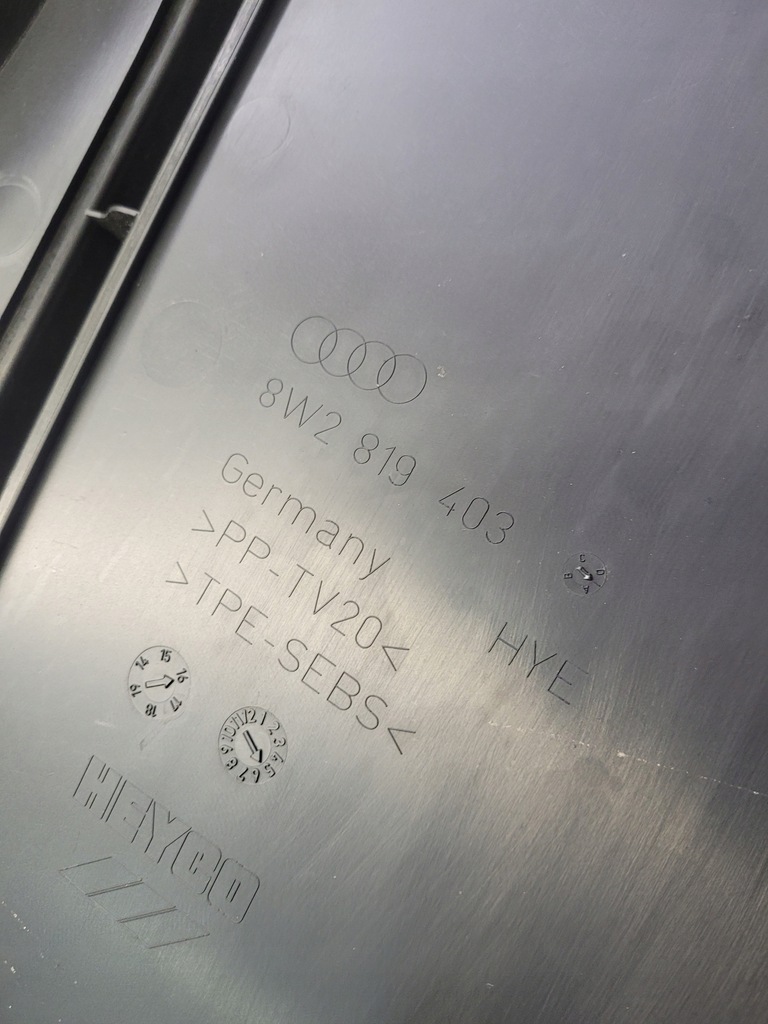 фото №5, Жабо пластиковый audi a4 b9 8w2819403 uk !