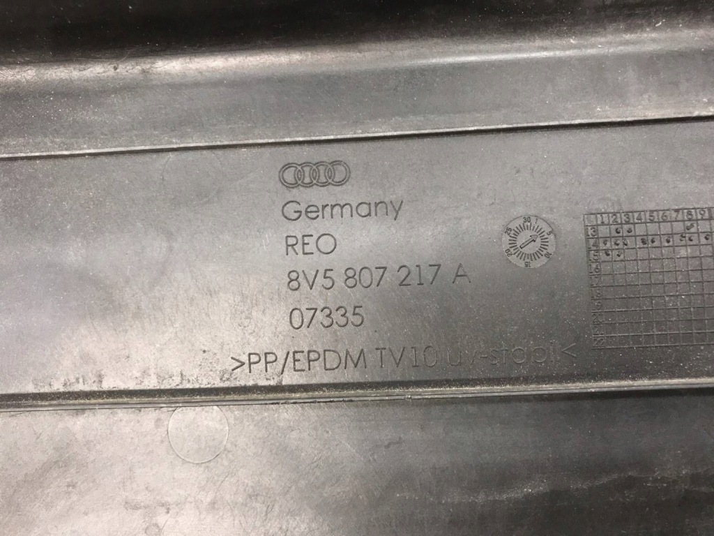 фото №11, Накладка заглушка балка бампера перед audi a3 8v оригинал 8v5807217a