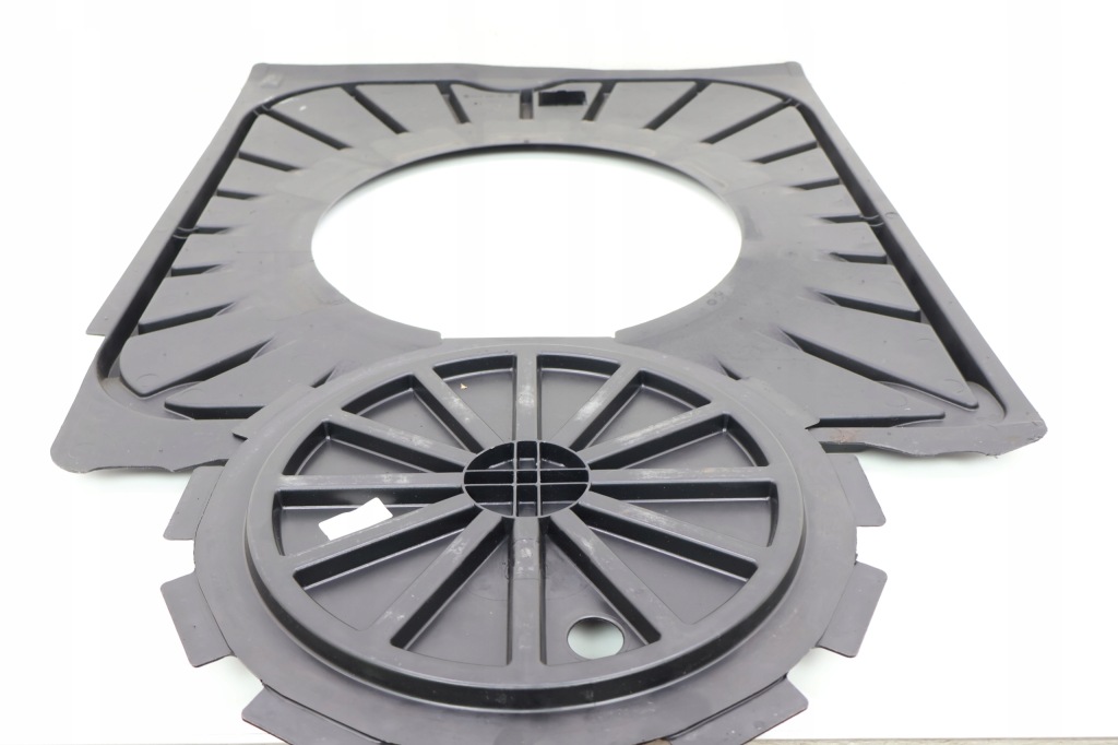 Mercedes-benz w124 sedan підлога багажника захист колеса запасного в Україні