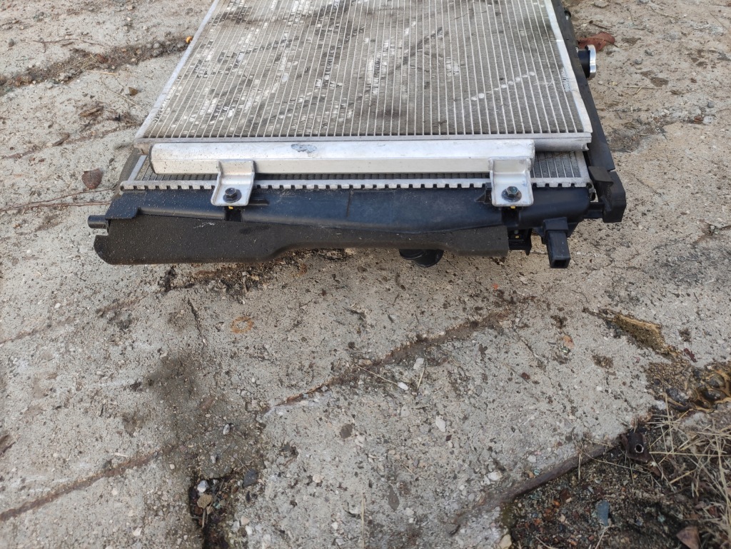 Mazda cx-30 радіатор вентилятор в Україні